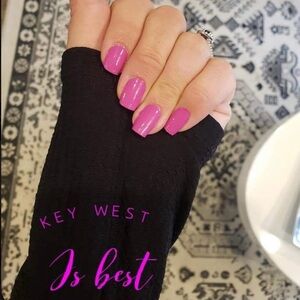 Color Street Bright Pink Press-On Nails